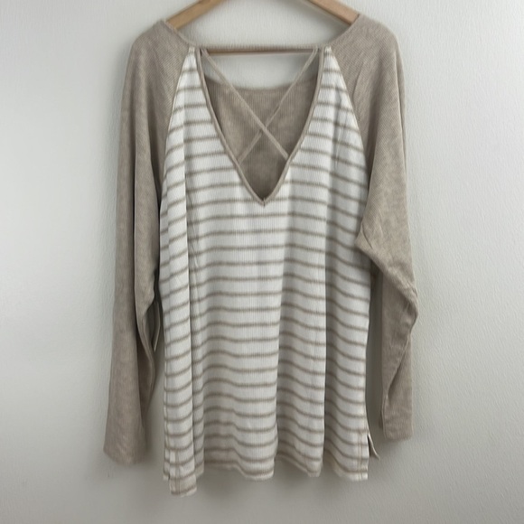 TART REVERSIBLE WHITE AND TAN LONG SLEEVE STRIPE V-NECK BACK SIZE 3X BRAND NEW - Picture 1 of 10